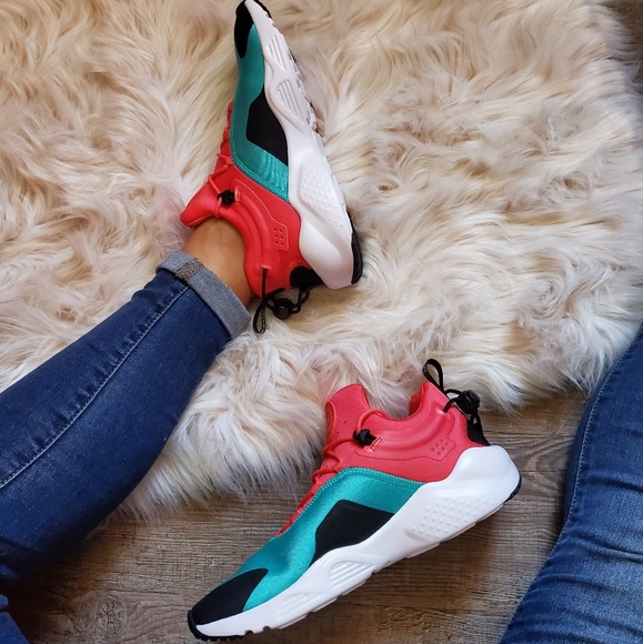 NEW Nike Air Huarache City - Picture 3 of 8